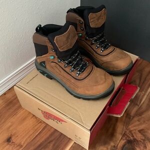 RedWing Women’s safety boot sz 9.5 B